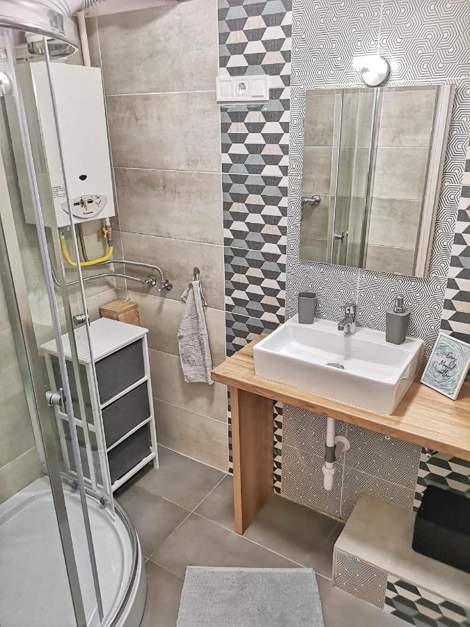 Central Home Apartment In The City Center 에게르 외부 사진
