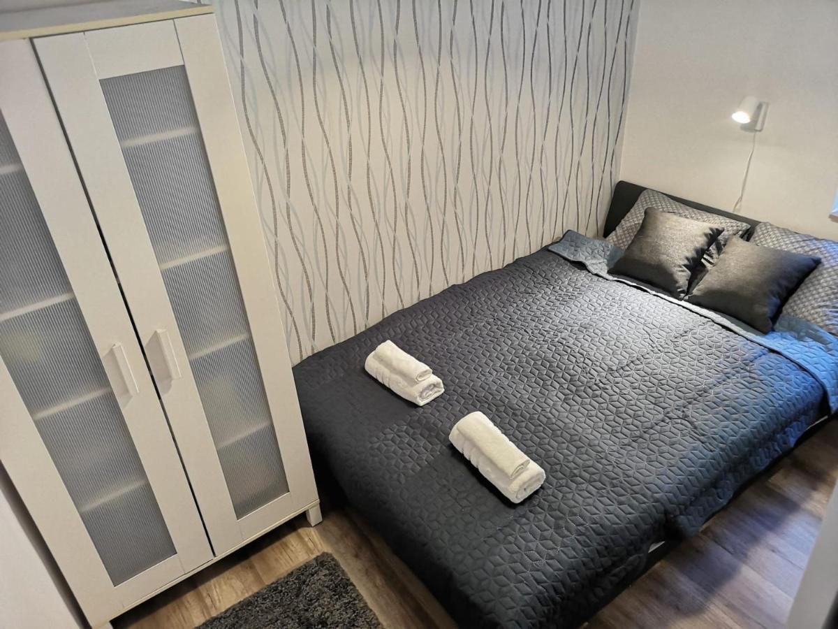 Central Home Apartment In The City Center 에게르 외부 사진
