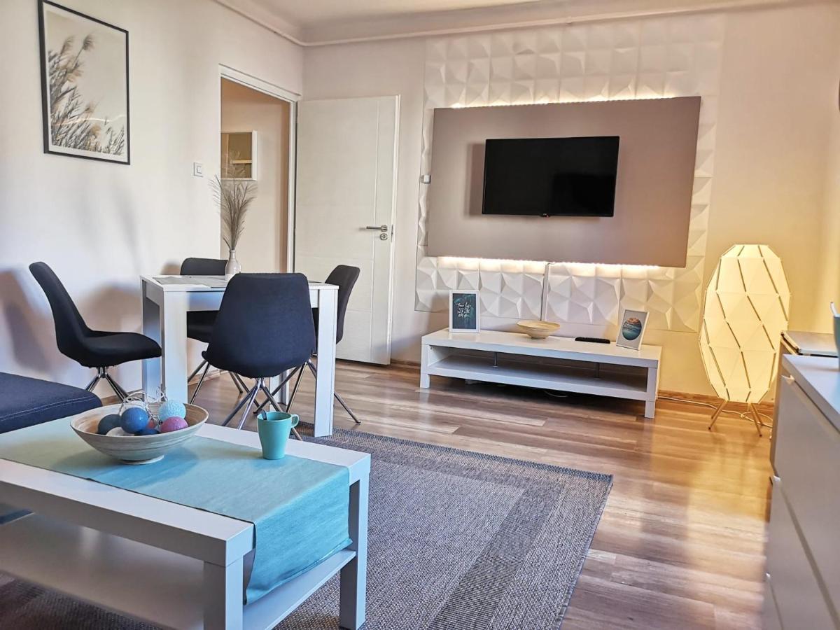Central Home Apartment In The City Center 에게르 외부 사진