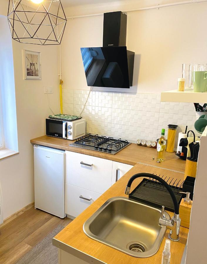 Central Home Apartment In The City Center 에게르 외부 사진